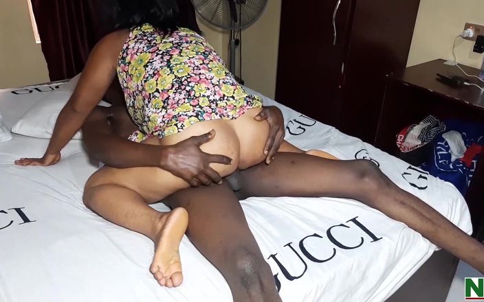 NollyPorn: アフリカの熟女は、早朝のホットセックス(継続)のためにナイジェリアBBCを目覚めさせました