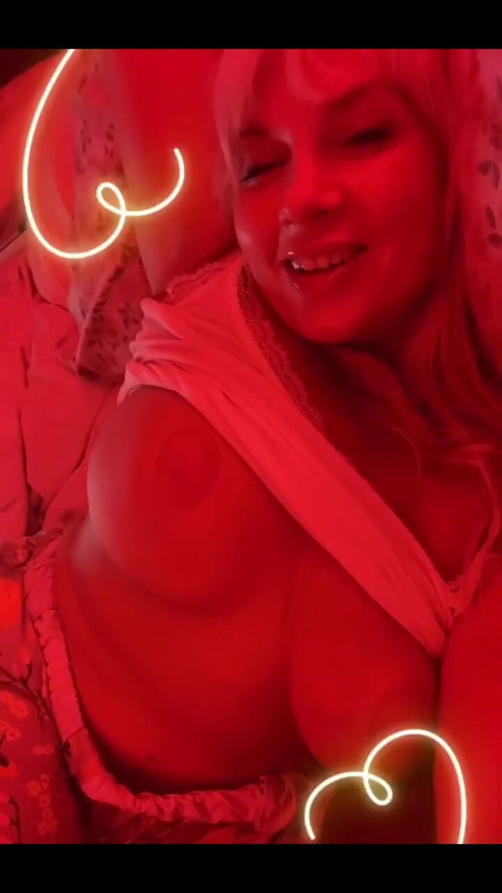 PaintedRose Taboo Femdom Fetish MILF: Pensez-vous que ces pyjamas sont trop sexy pour ma belle-mère ?