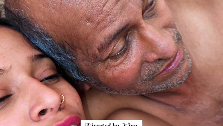 Tejashwini: Video di sesso hardcore a tre indiano