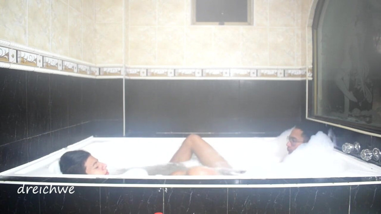 Dreichwe: Een ontspannend bad nemen in een jacuzzi