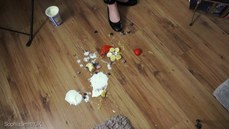 SophiaSmithUK: Messy waitress walks in food
