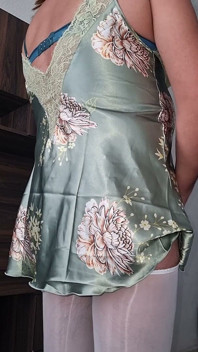 Sexy Silk Nightgown, a Little Pleasure Without Hands Before Going to Sleep Wet