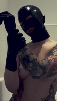 Bain en latex, partie 1