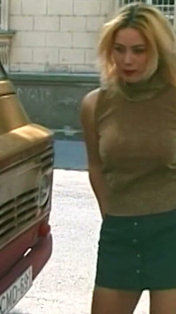 Determined Blonde Peeing Outdoor