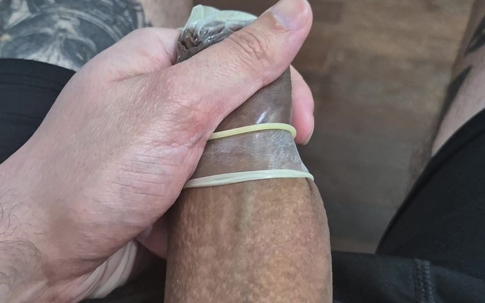 Lkdick8: Aku mencoba kondom baruku