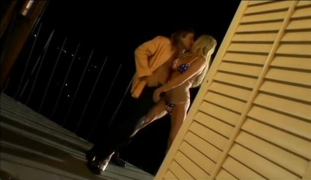 The Babe Next Door: Drilling perfect babe in her bed