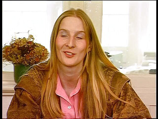 Naughty Girls: Chlupatá děvka si nechala lízat kundičku na castingu