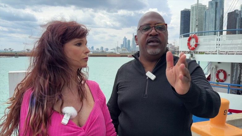 Mr Flourish Live: Misafir yetişkin süperstar syren de mer ile Chicago Navy Pier'de...