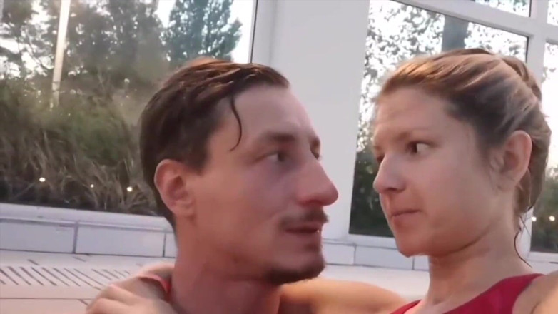 Gina Gerson: Arriesgada follada en el baño