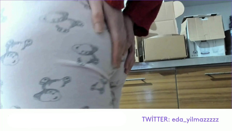 turk_milf_porno: Me masturbé en pijama- perrito en pijama- gran culo- porno...