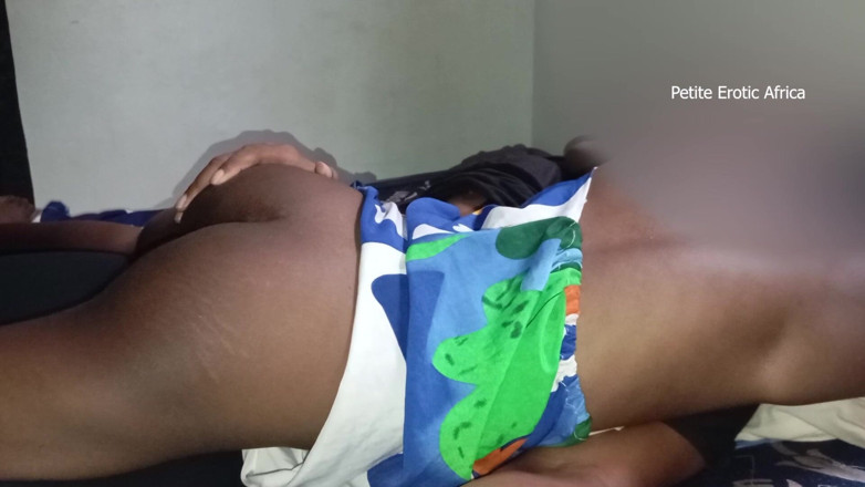 Petite Erotic Africa: Reverse Missionary with Skinny Girl