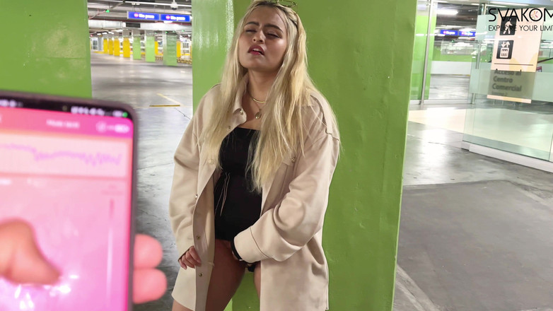 cxlila: Sodomie et laissez-les contrôler mon Svakom Jordan Toy - squirt sur...