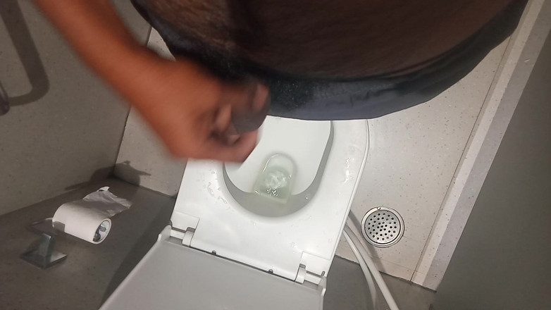 KUMBHA MANOJ KUMAR: Non abbiamo un contratto con l'infermiera dell'ospedale che lavora solo...