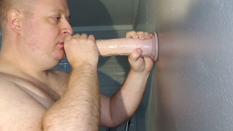 Charlieboy69: Futai adânc în gât, de 11 inci, cu vibrator king