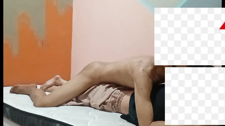 Famly sex: Działka byłego ubranego w hidżab w swoim internacie