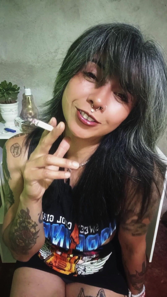 Casia Castro: Hãy đến hút thuốc với tôi