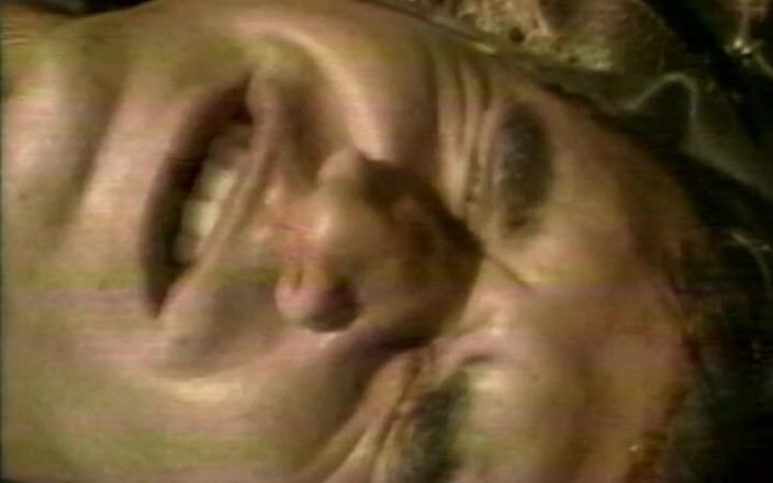 Gay RetroX VHS: तीव्र पुरुष मांस दावत #4