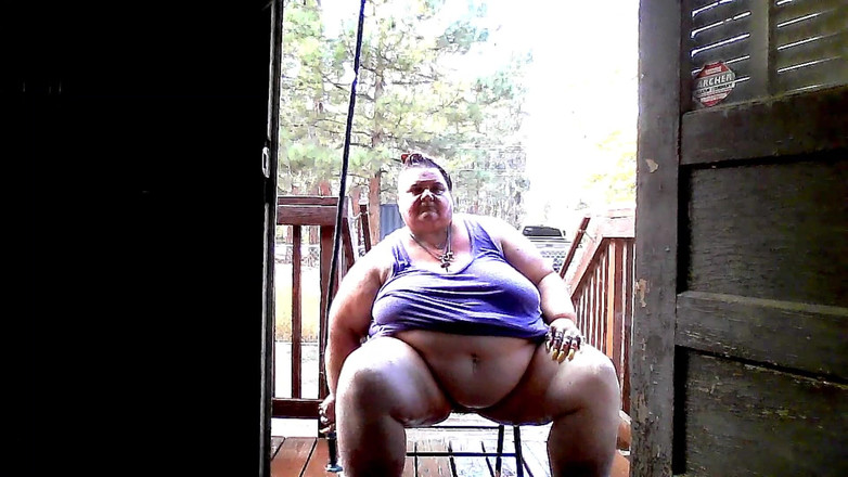 Mistress_T_FD_GD: 1 cewek sange ini lagi asik mandi di kamar mandi...