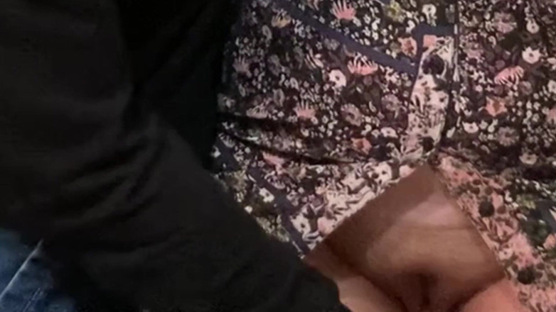 Niki studio: Konstig Perv gnugga fitta i en tunnelbana