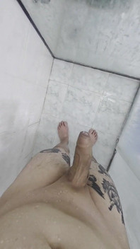 とても熱いシャワー