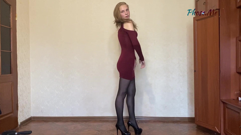 Pantyhose me porn videos: Stacy Modeling si veste in collant neri