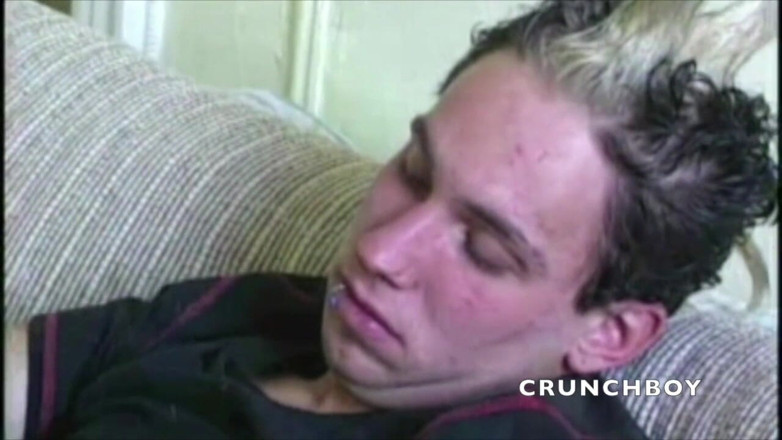 GAY VINTAGE PORN: Молодые натуралы развлекаются в первый раз