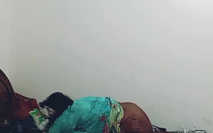Girlgroup: Indiancă bhabhi sexy a fost futută în cur de debor și i-a înghițit...