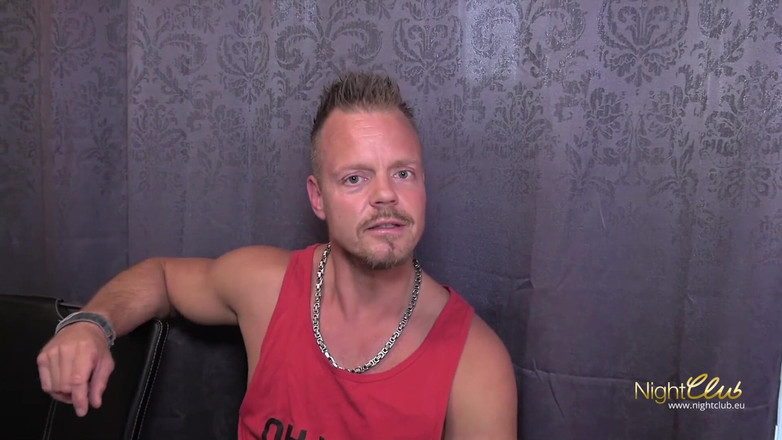 Under German Roofs: Німецькі повії хочуть жорсткий член, щоб трахнути їх No9