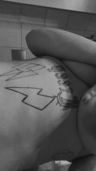 BossAssBiX: Frisch von der dusche