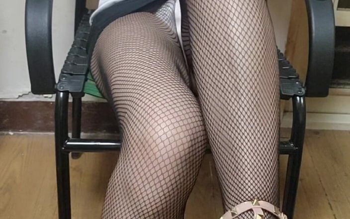 Taiwancdgirl: फिशनेट स्टॉकिंग्स और ऊँची एड़ी के जूते सेक्सी हैं