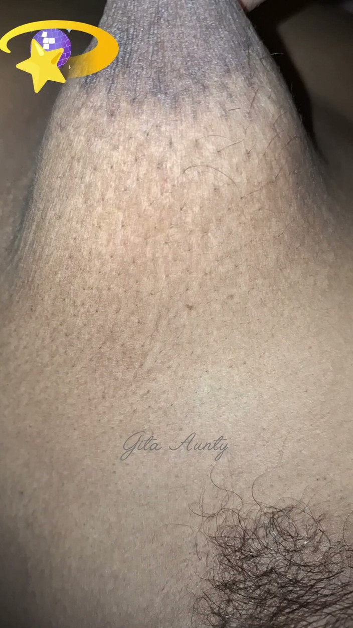 Indian aunty sex: Hintli Bengalli kadının göğüslerini sıkma videosu