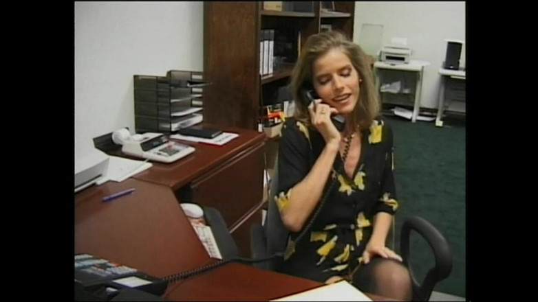 MMV films - The Original: Dvě krásné dívky jsou ošukané velkým černým ptákem - celý film v...