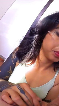 Quente boquete com sexy tattoed faculdade bebê
