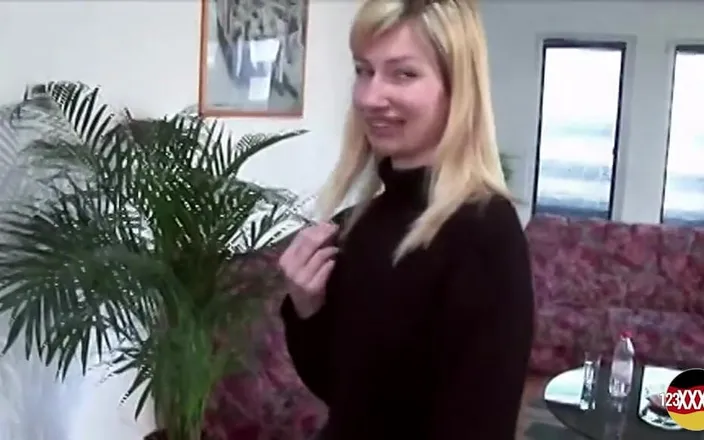 123XXX - 100% Amateurs: She Adores Masturbating on a Chair While You Watch