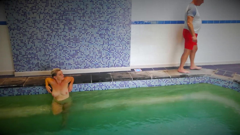 Kylie Britain Adventures: Pesta kolam renang sama Kylie