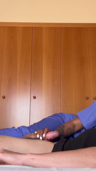 Une Infirmière Au Gros Cul Chevauche La Bite De Son Patient Quand Le Médecin N’est Pas Là - Yasminakhan