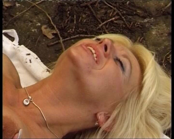 Deutsche Frauen: Milf de Alemania tiene sus dos agujeros follados