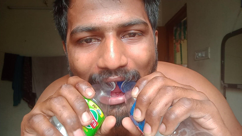 KUMBHA MANOJ KUMAR: Thổi kèn chuyên nghiệp