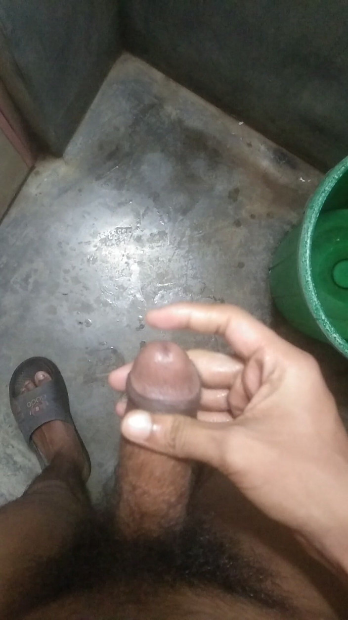Viral_tiktokar: So I Went to the Bathroom, Put Soap on My...