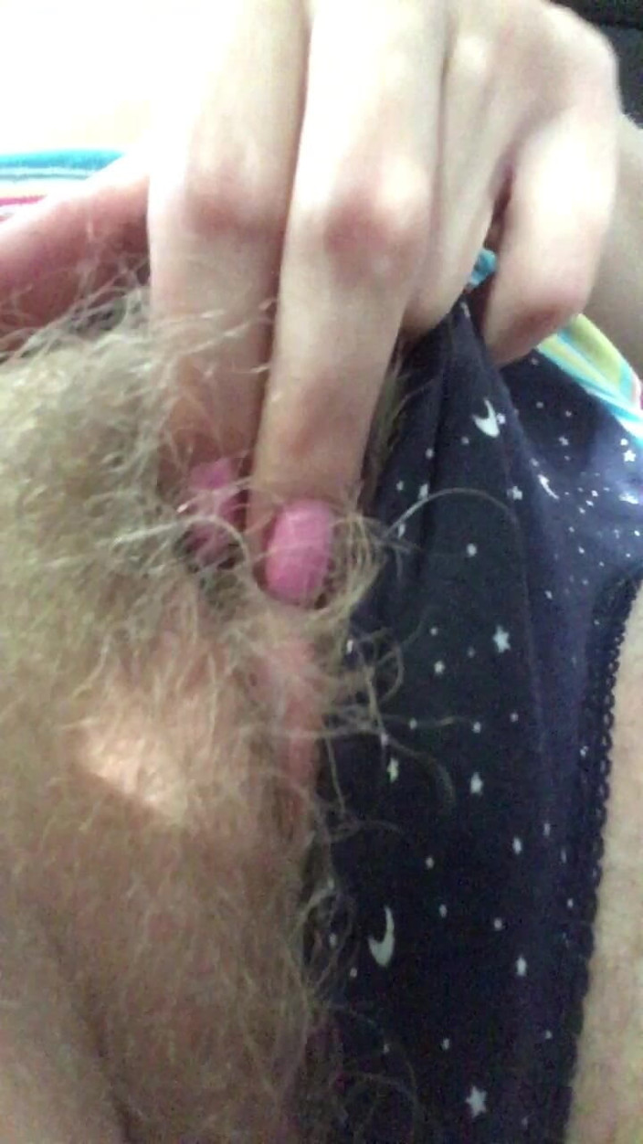 Risky Hairy Couple: Risky Masturbation and Cum in the Car