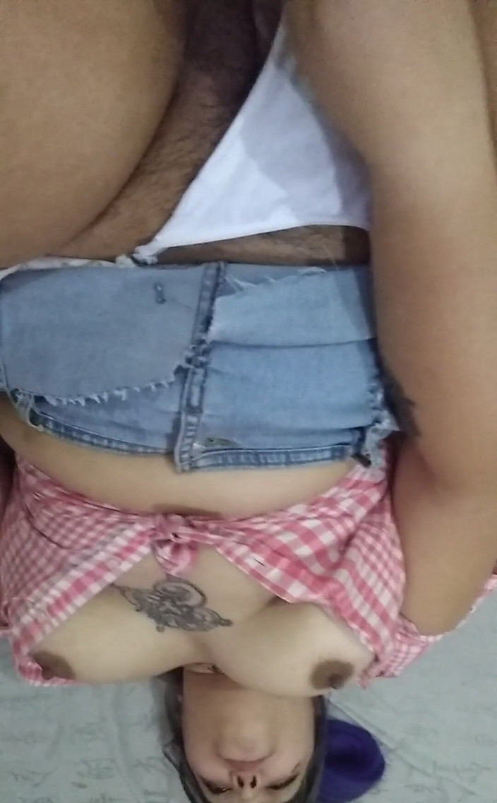 Reyna Tirana: 显然，我知道如何点东西，我是一个女牛仔