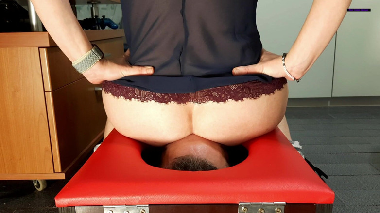 goddess82: Bạn có thể vượt qua bài kiểm tra dưới mông...