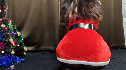 Nipple Stock: Christmas rimjob under the tree