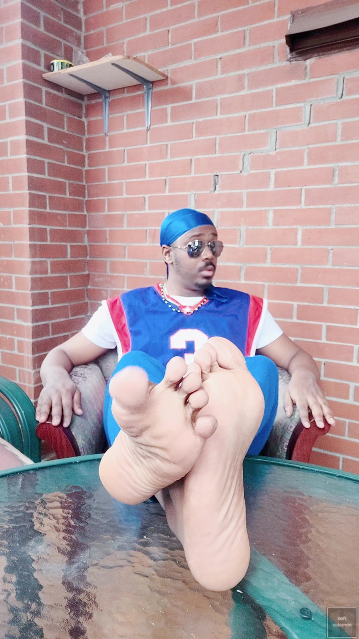 Soft Soleman: Я извиваю и свои мужские ступни (2025)