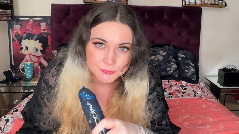 MissFFW: BBW-hure hat gangbang mit ihren spielsachen simuliert