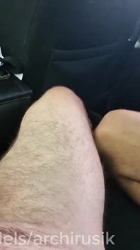 Šukám a dělám díru do zadku přímo v autě, plavba mrdkou!