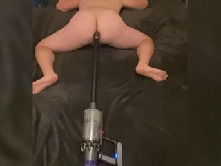 Lucas Nathan King: Huge Ass Bubble Butt Guy Fucks with Vacuum Cleaner
