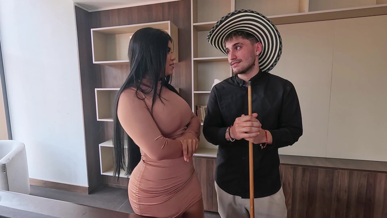 Papi Rodriguez: Sexy Colombiana Se Folla El Hojo Del Patron, Le Foolan...
