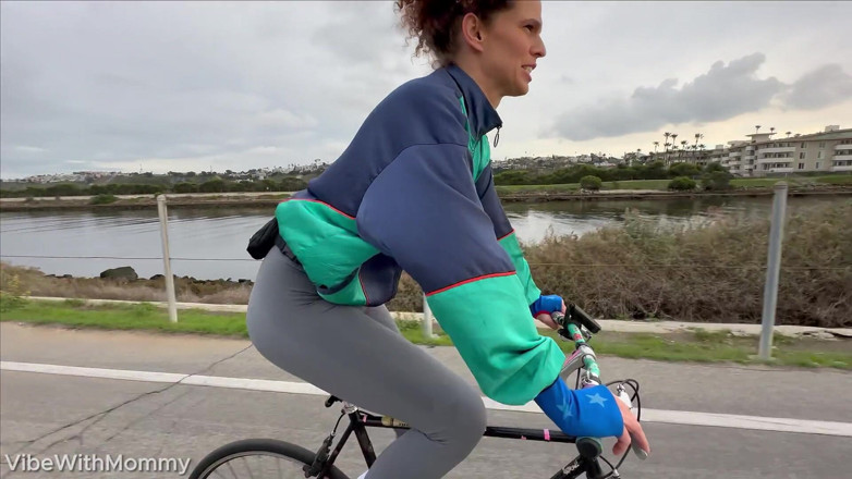 VibeWithMommy: Fuck a Local
