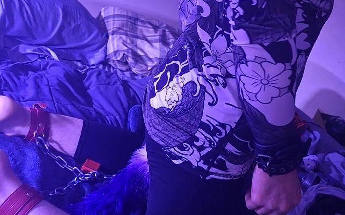 Robert48569: 裸体穿着尾塞自我束缚